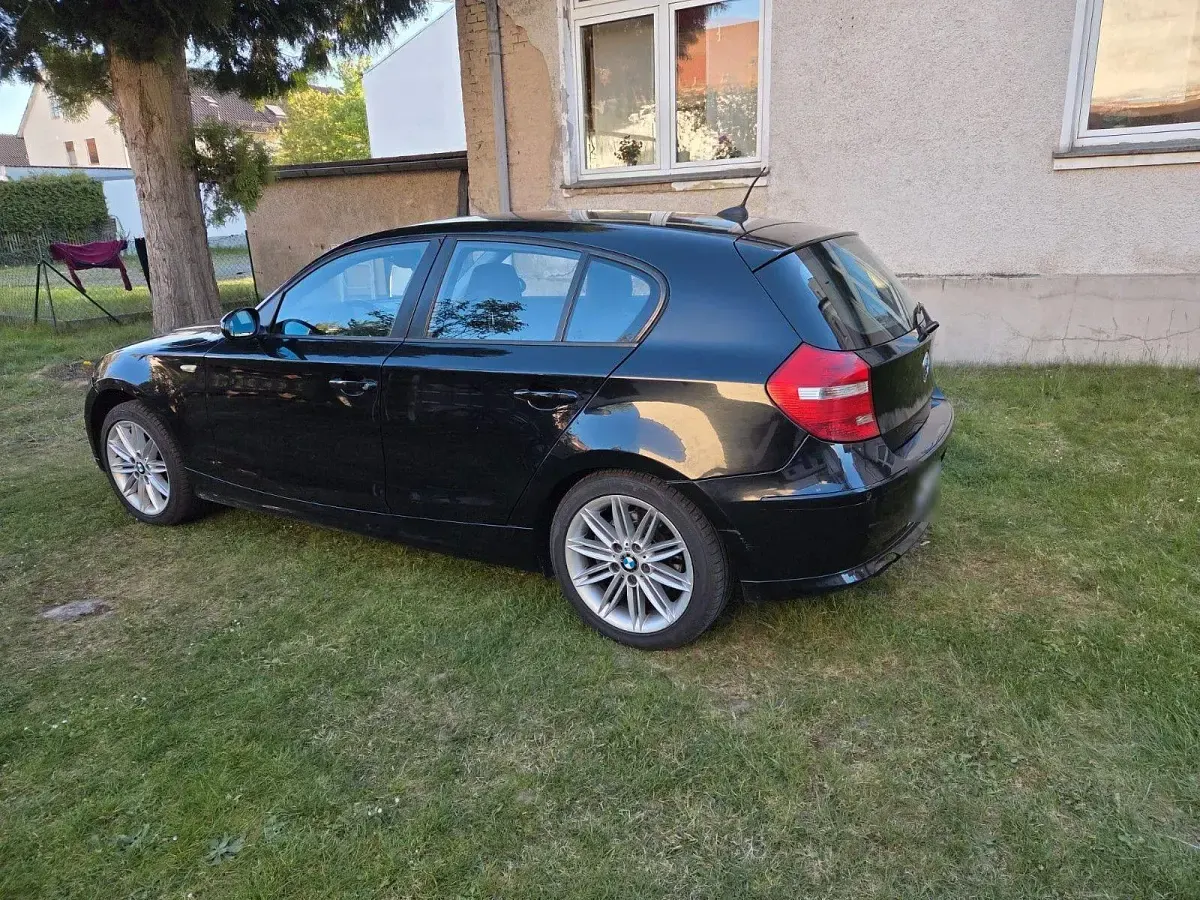 Gebraucht BMW 118 143 PS (105 kW) 2008 Schwarz Kleinwagen