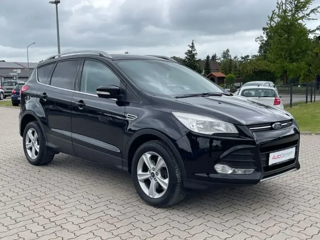 Gebraucht Ford Kuga Trend 140 PS (102 kW) 2013 Pantherschwarz metallic metallic SUV
