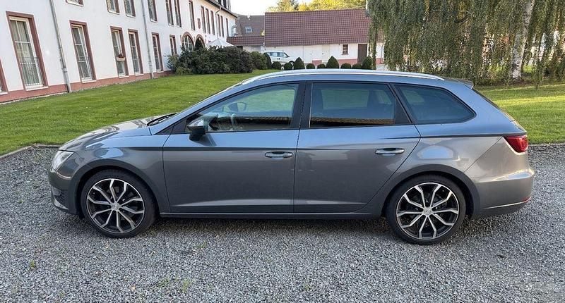 Grau Gebraucht 2014 Seat Leon ST FR Kombi | 8.750 € (Guter Preis) - Bild 1/4