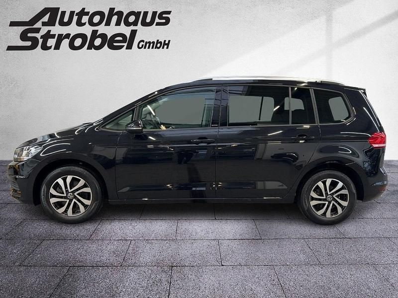 Gebraucht VW Touran Active 150 PS (110 kW) 2022 Deep black perleffekt Van / Kleinbus