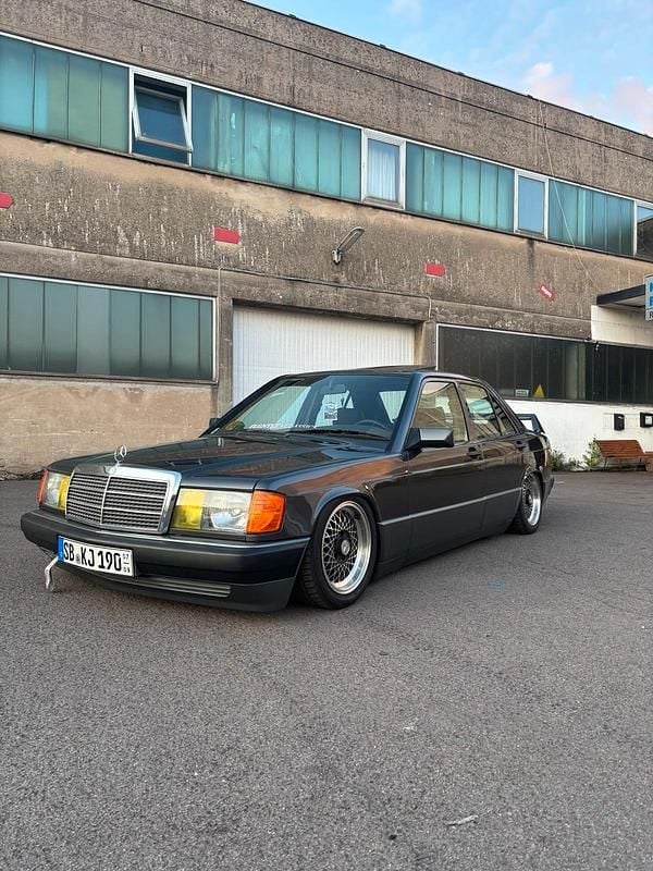 Gebraucht Mercedes 190 126 PS (92 kW) 1990 Grau Limousine