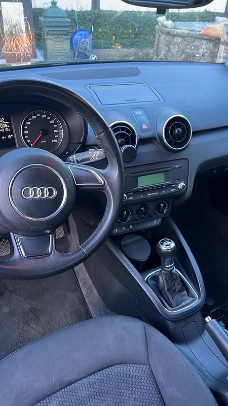 Second-hand Audi A1 86 CP (63 kW) 2010 Negru Hatchback