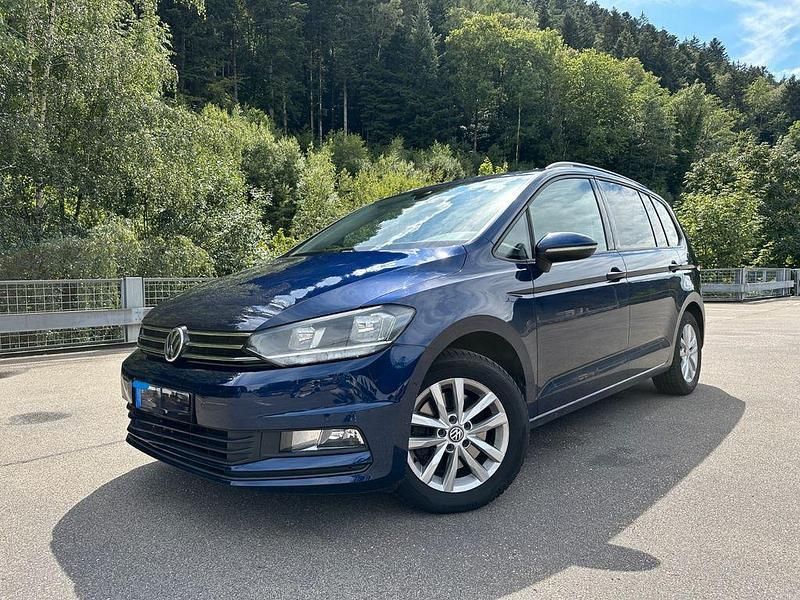 Blau Gebraucht 2015 VW Touran Trendline Van / Kleinbus | 12.600 € (Guter Preis) - Bild 1/4