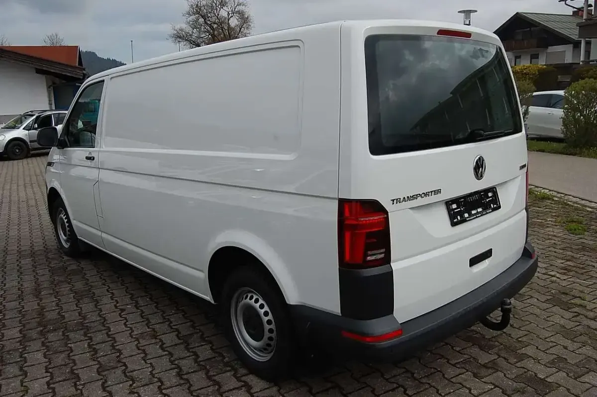 Gebraucht VW Transporter 150 PS (110 kW) 2022 Candyweiss Van