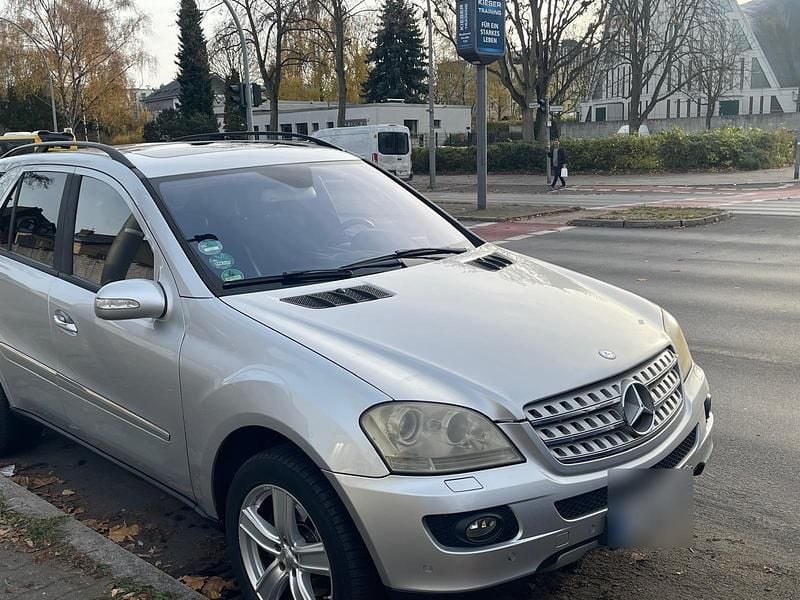 Gebraucht Mercedes ML320 221 PS (162 kW) 2005 SUV