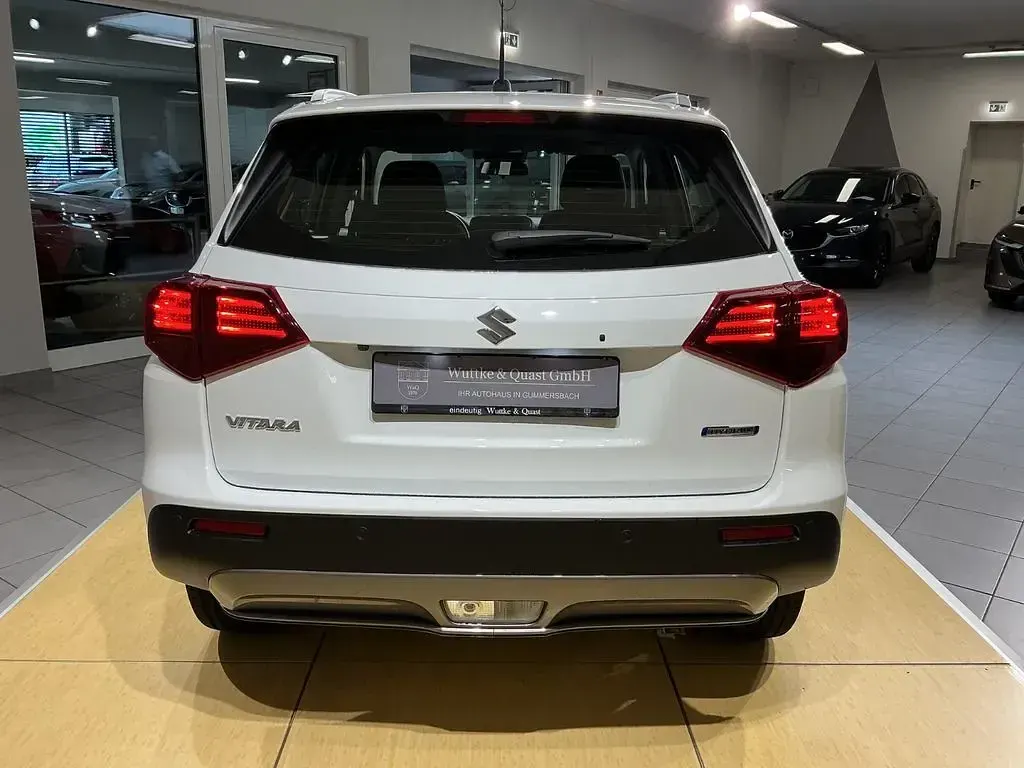 Neu Suzuki Vitara Club 110 PS (80 kW) 2026 Weiß SUV