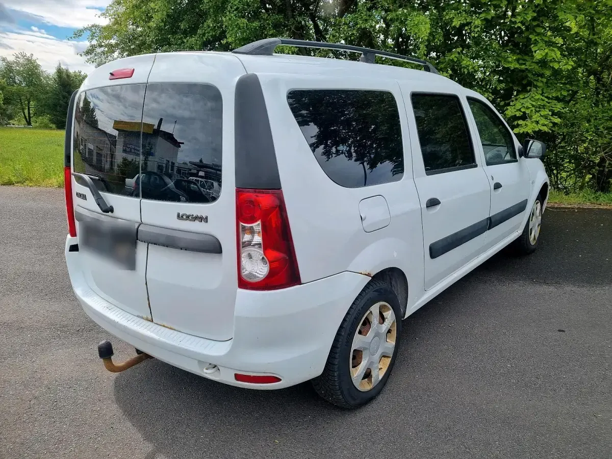 Gebraucht Dacia Logan 84 PS (61 kW) 2011 Kombi