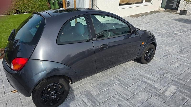 Grün Gebraucht 2008 Ford Ka Style Kleinwagen | 2.990 € - Bild 1/4