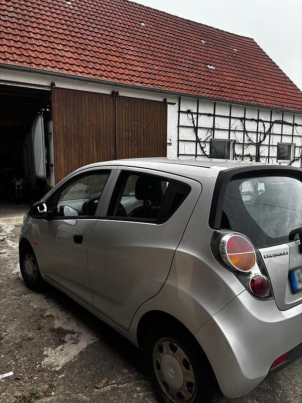 Gebraucht Chevrolet Spark 68 PS (50 kW) 2011 Silber Kleinwagen