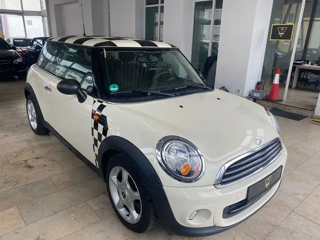 Gebraucht Mini ONE 98 PS (72 kW) 2011 Weiß Kleinwagen