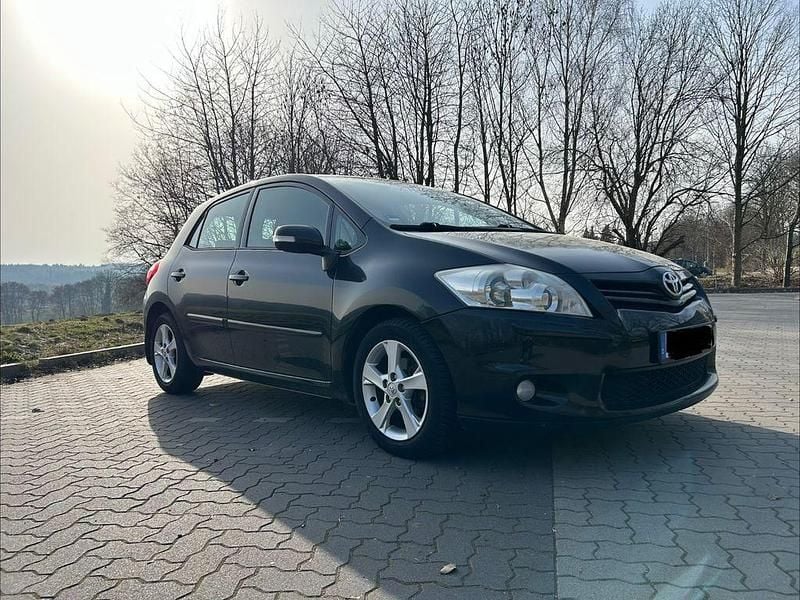 Gebraucht Toyota Auris Edition 99 PS (72 kW) 2011 Schwarz Kleinwagen