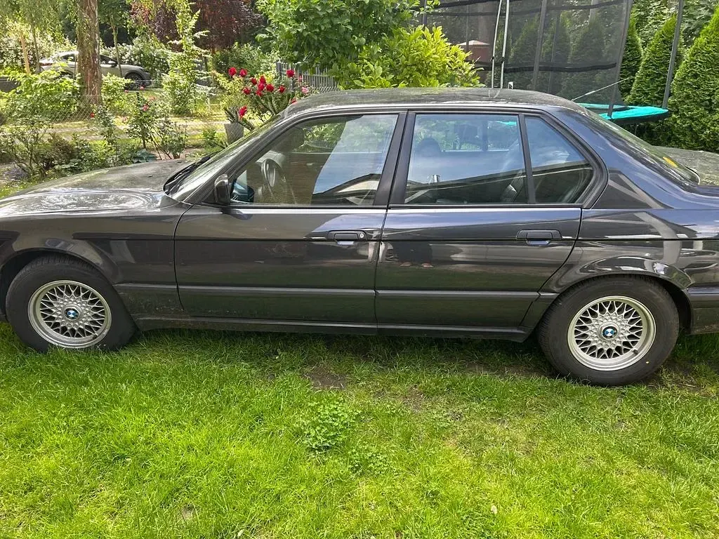 Gebraucht BMW 730 296 PS (217 kW) 1990 Schwarz Limousine