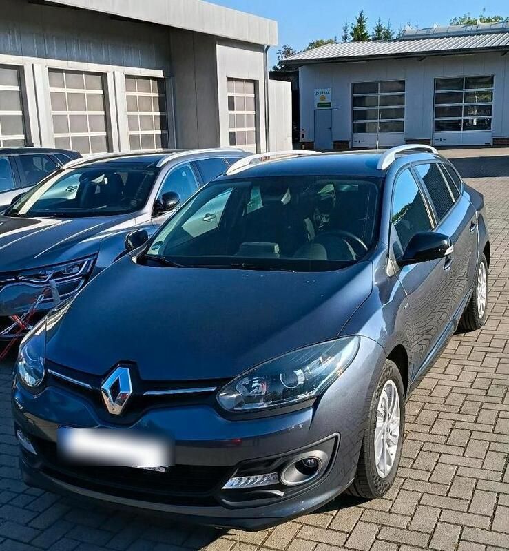 Grau Gebraucht 2015 Renault Mégane GrandTour LIMITED Kombi | 5.999 € (Fairer Preis) - Bild 1/4
