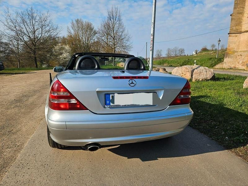 Gebraucht Mercedes SLK320 218 PS (160 kW) 2000 Silber Cabrio