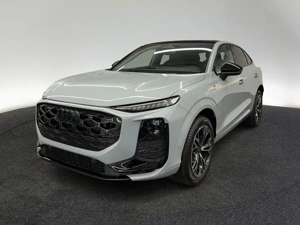 Neu Audi Q3 Sportback Sport 272 PS (200 kW) 2026 Grau SUV