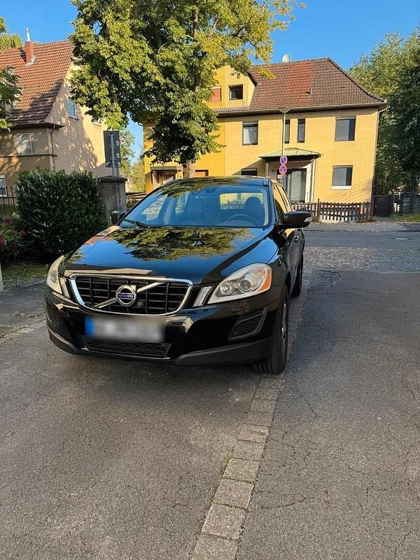 Schwarz Gebraucht 2012 Volvo XC60 Momentum SUV | 9.800 € (Fairer Preis) - Bild 1/4