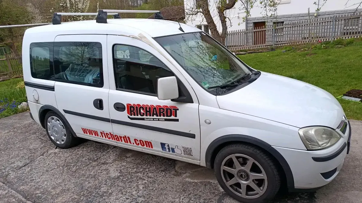 Używany Opel Combo 75 KM (55 kW) 2009 Biały Minivan