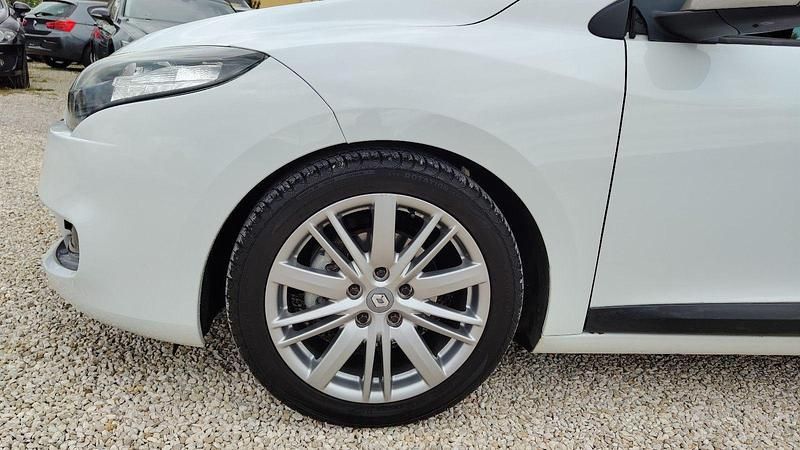 Gebraucht Renault Mégane GrandTour Dynamique 131 PS (96 kW) 2011 Weiß Kombi