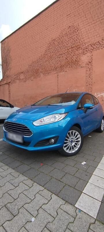Blau Gebraucht 2013 Ford Fiesta Kleinwagen | 4.199 € (Guter Preis) - Bild 1/4