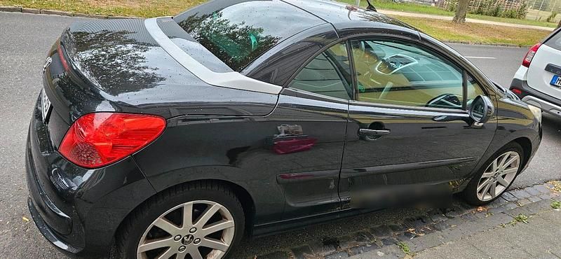 Schwarz Gebraucht 2008 Peugeot 207 CC Platinum Cabrio | 2.500 € (Fairer Preis) - Bild 1/4