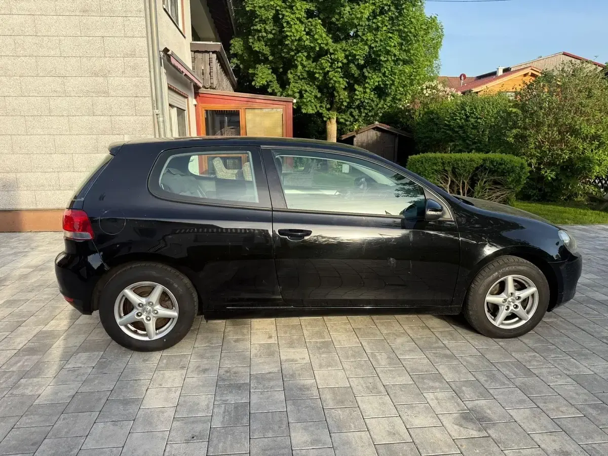 Gebraucht VW Golf VI 80 PS (58 kW) 2009 Schwarz Kleinwagen