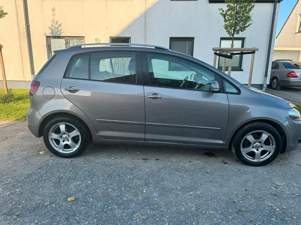 Gebraucht VW Golf VI 160 PS (117 kW) 2010 Gold Kleinwagen