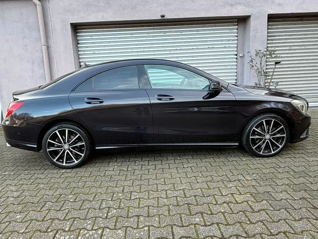 Gebraucht Mercedes CLA220 Night 177 PS (130 kW) 2015 Violet Limousine