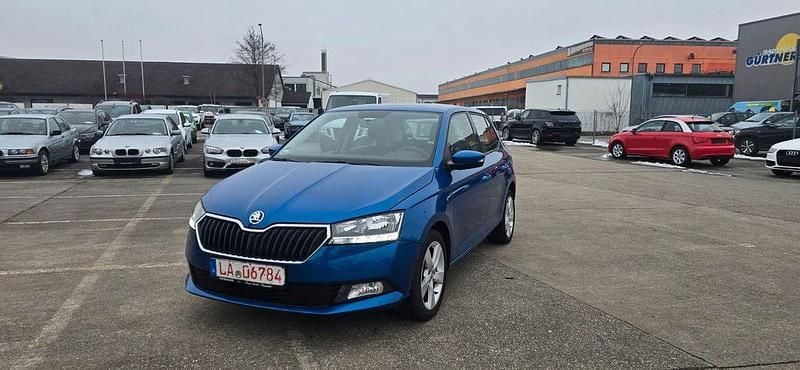 Blau Gebraucht 2019 Skoda Fabia Cool Plus Limousine | 8.999 € (Guter Preis) - Bild 1/4