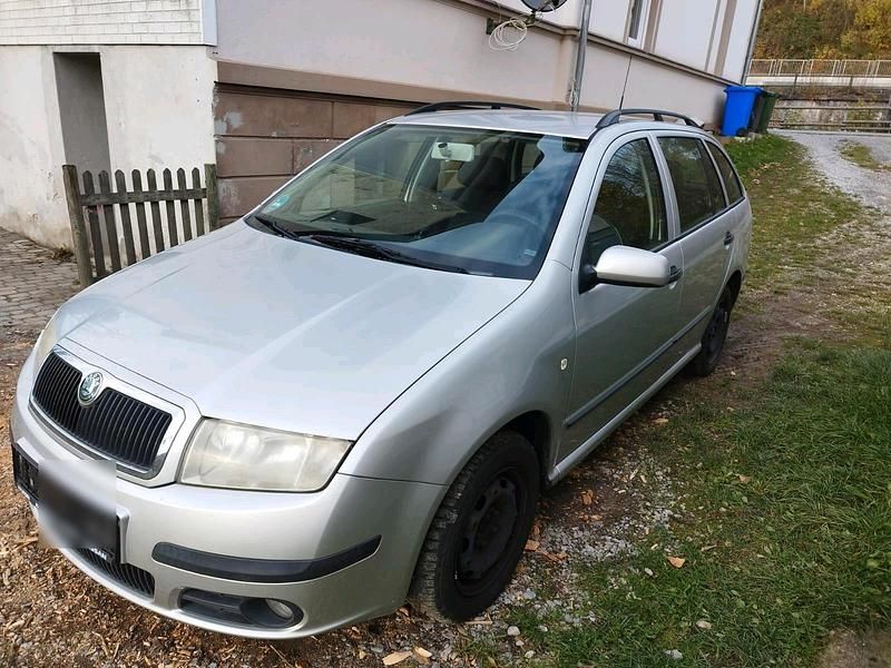 Grau Gebraucht 2005 Skoda Fabia Kombi | 850 € (Guter Preis) - Bild 1/4