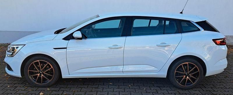 Gebraucht Renault Mégane IV Life 116 PS (85 kW) 2019 Weiß Limousine