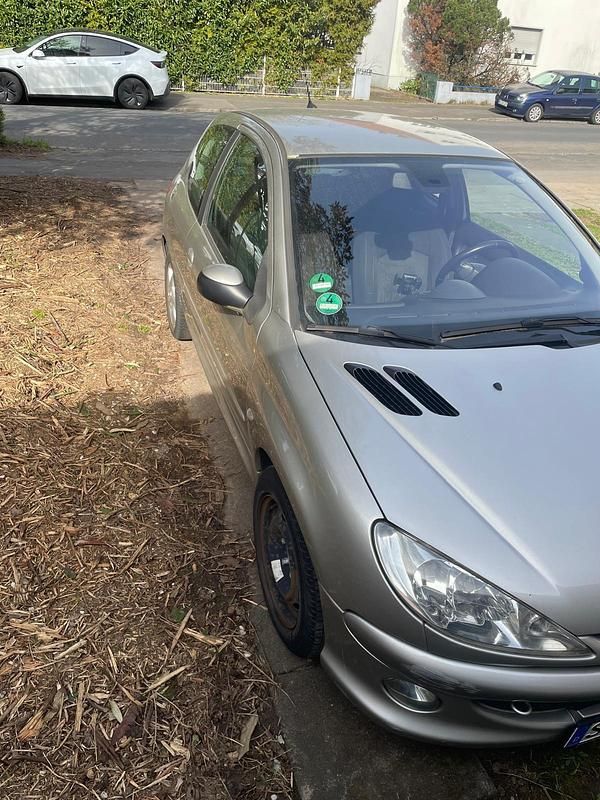 Gebraucht Peugeot 206 72 PS (52 kW) 2005 Silber Kleinwagen