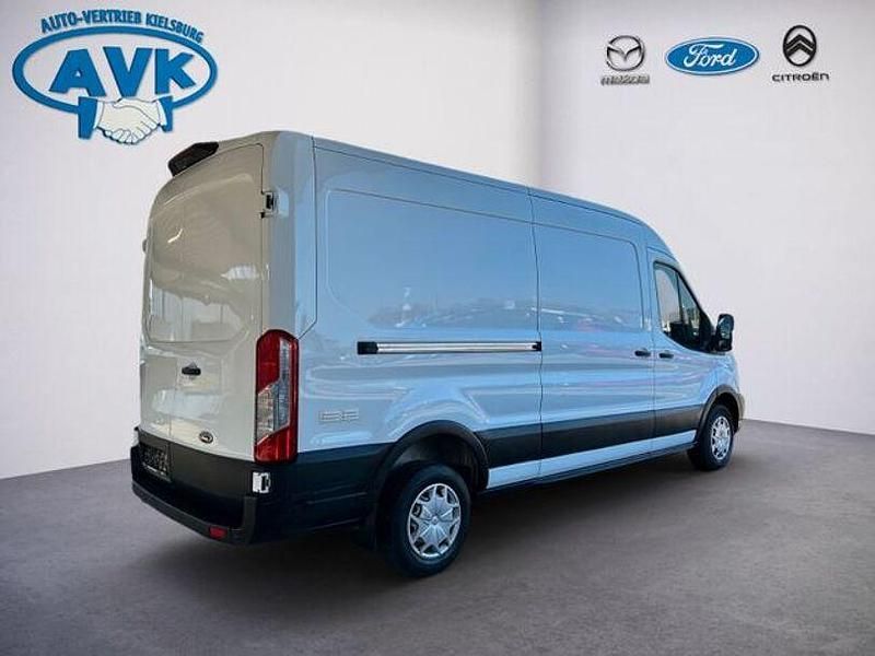 Gebraucht Ford Transit Trend 131 PS (96 kW) 2021 Weiß Limousine