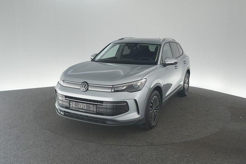 Silber Gebraucht 2024 VW Tiguan Life SUV | 31.510 € (Guter Preis) - Bild 1/4