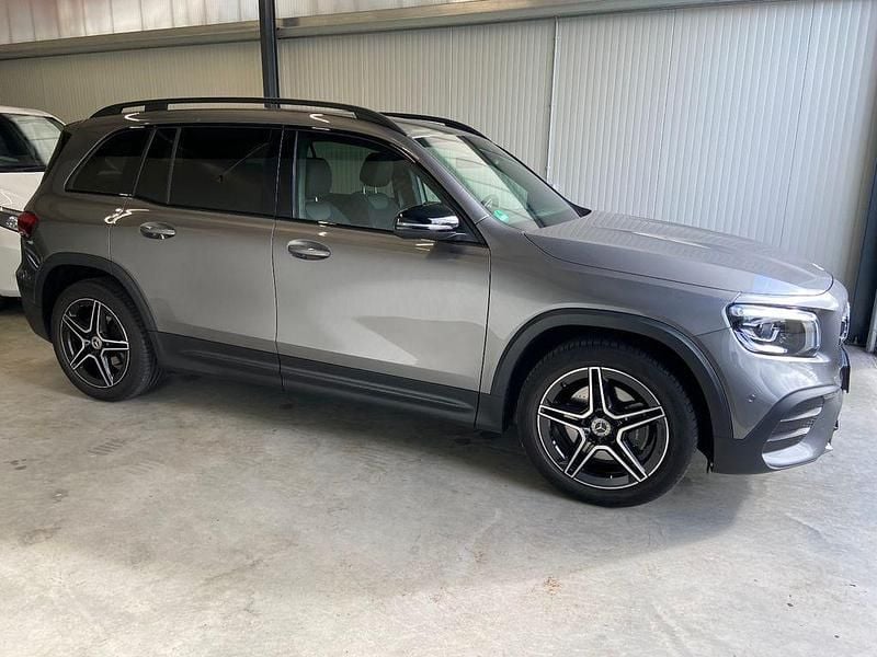 Gebraucht Mercedes GLB200 AMG line 163 PS (119 kW) 2021 Grau SUV