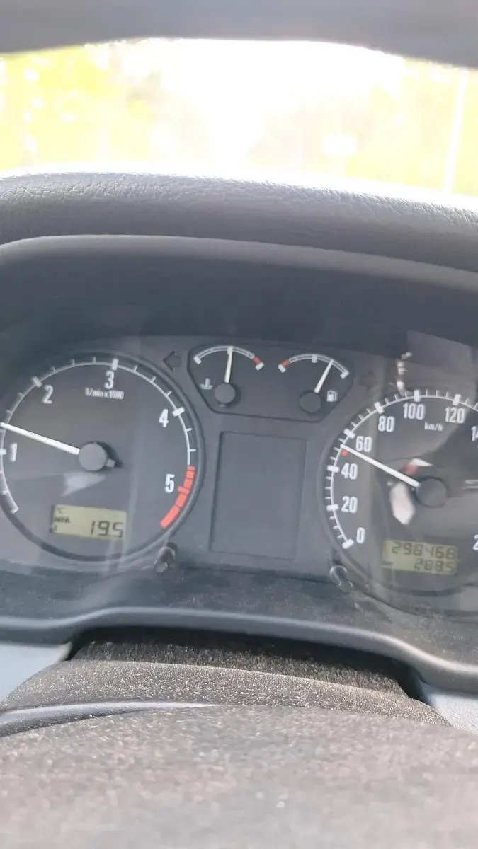 Używany Skoda Octavia 90 KM (66 kW) 1998 Szary Sedan/Limuzyna