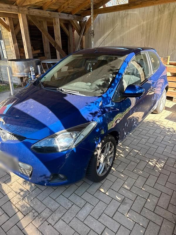 Second-hand Mazda 2 75 CP (55 kW) 2010 Albastru Hatchback