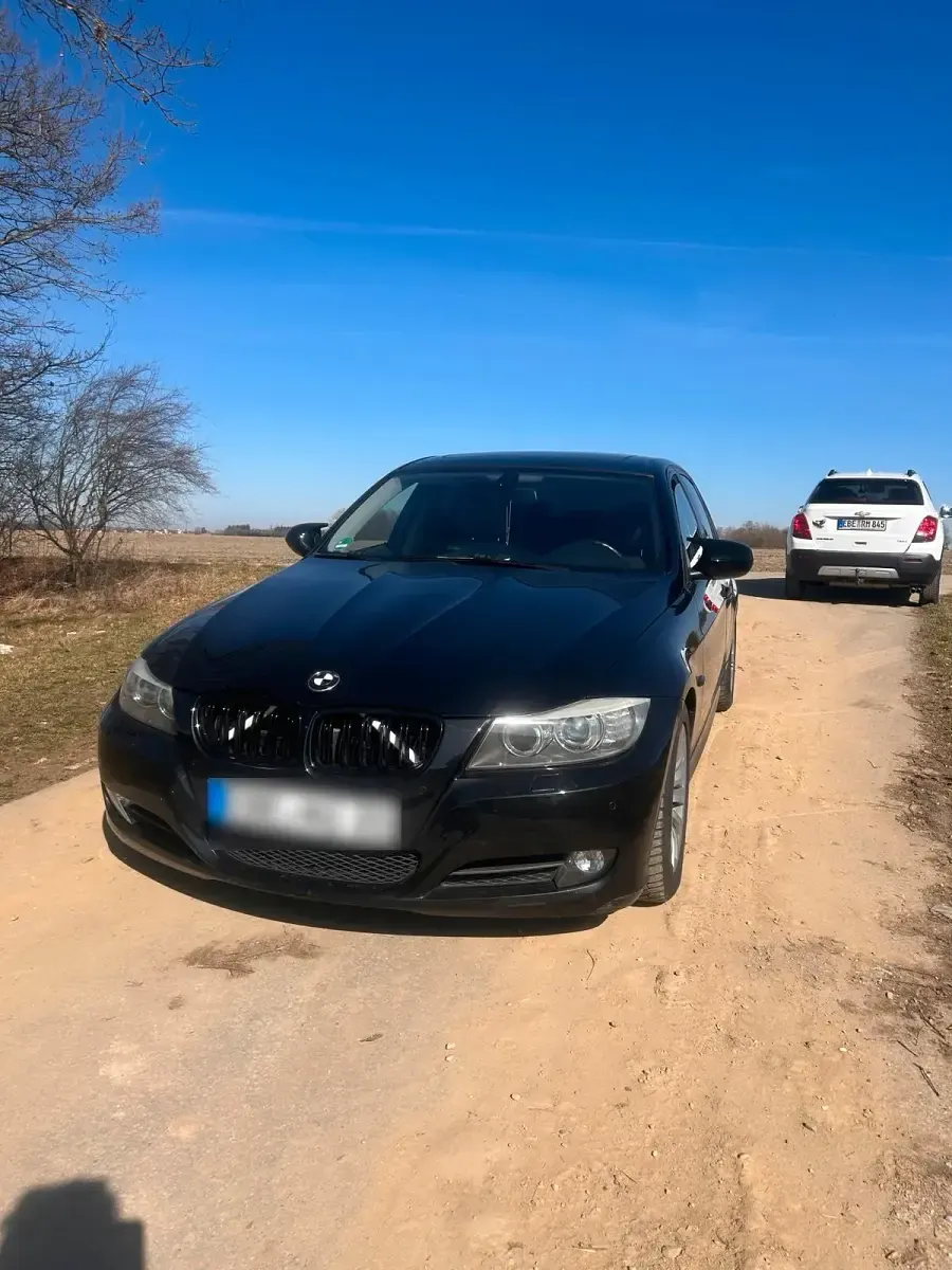Gebraucht BMW 320 170 PS (125 kW) 2009 Schwarz Limousine
