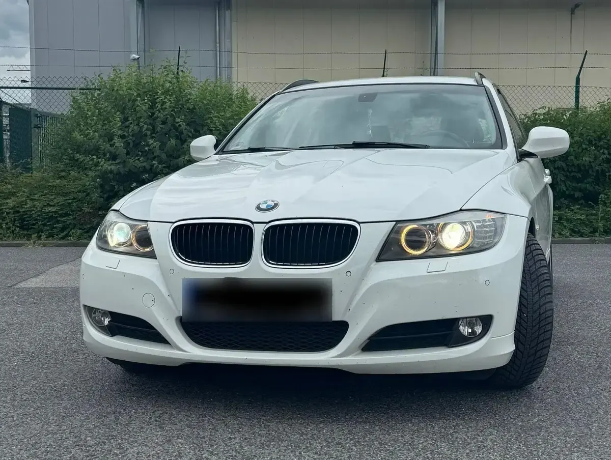 Gebraucht BMW 320 Efficient Dynamics 163 PS (119 kW) 2011 Weiß Kombi