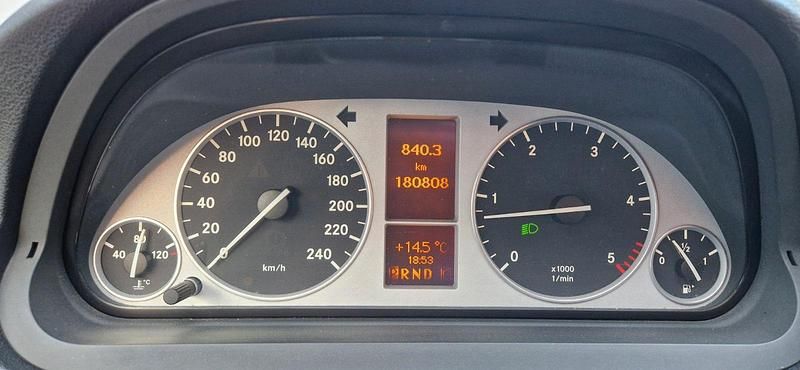 Gebraucht Mercedes B200 140 PS (102 kW) 2009 Grau Van / Kleinbus