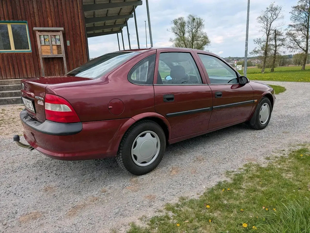 Gebraucht Opel Vectra 101 PS (74 kW) 1997 Rot Limousine