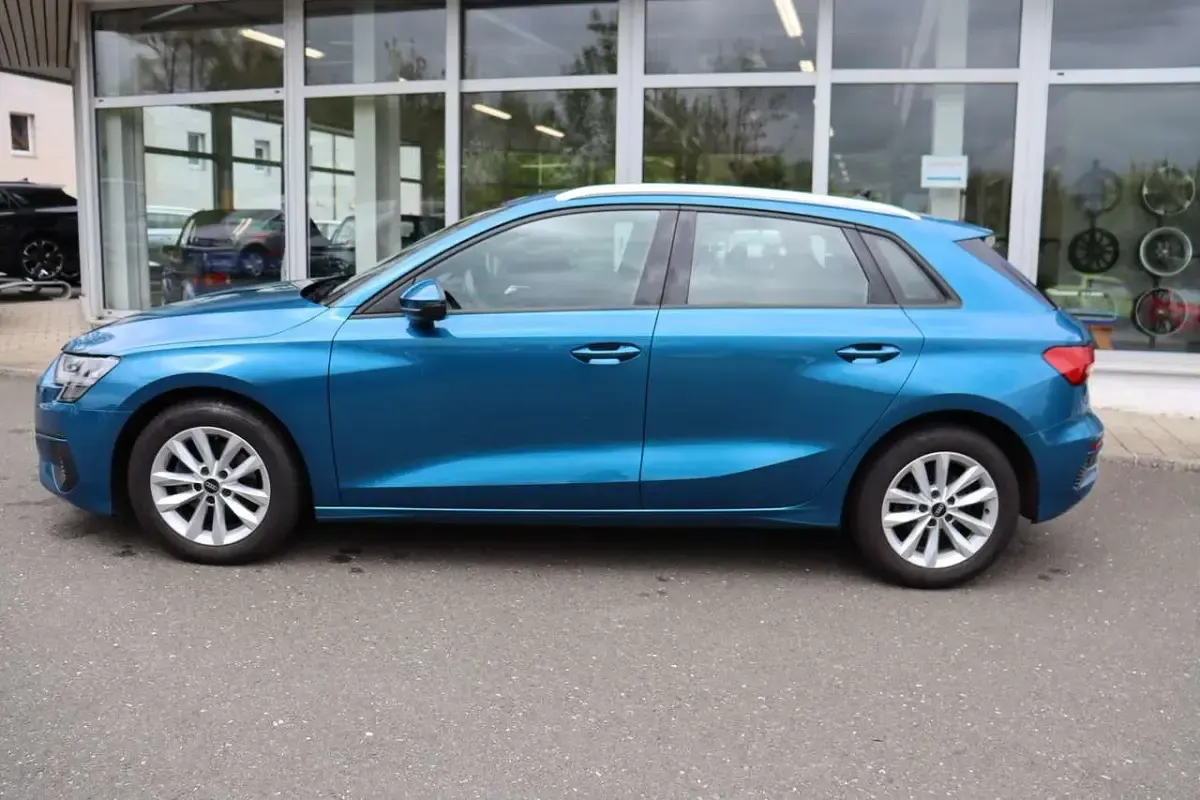 Gebraucht Audi A3 Basis 150 PS (110 kW) 2022 Atollblau metallic Limousine