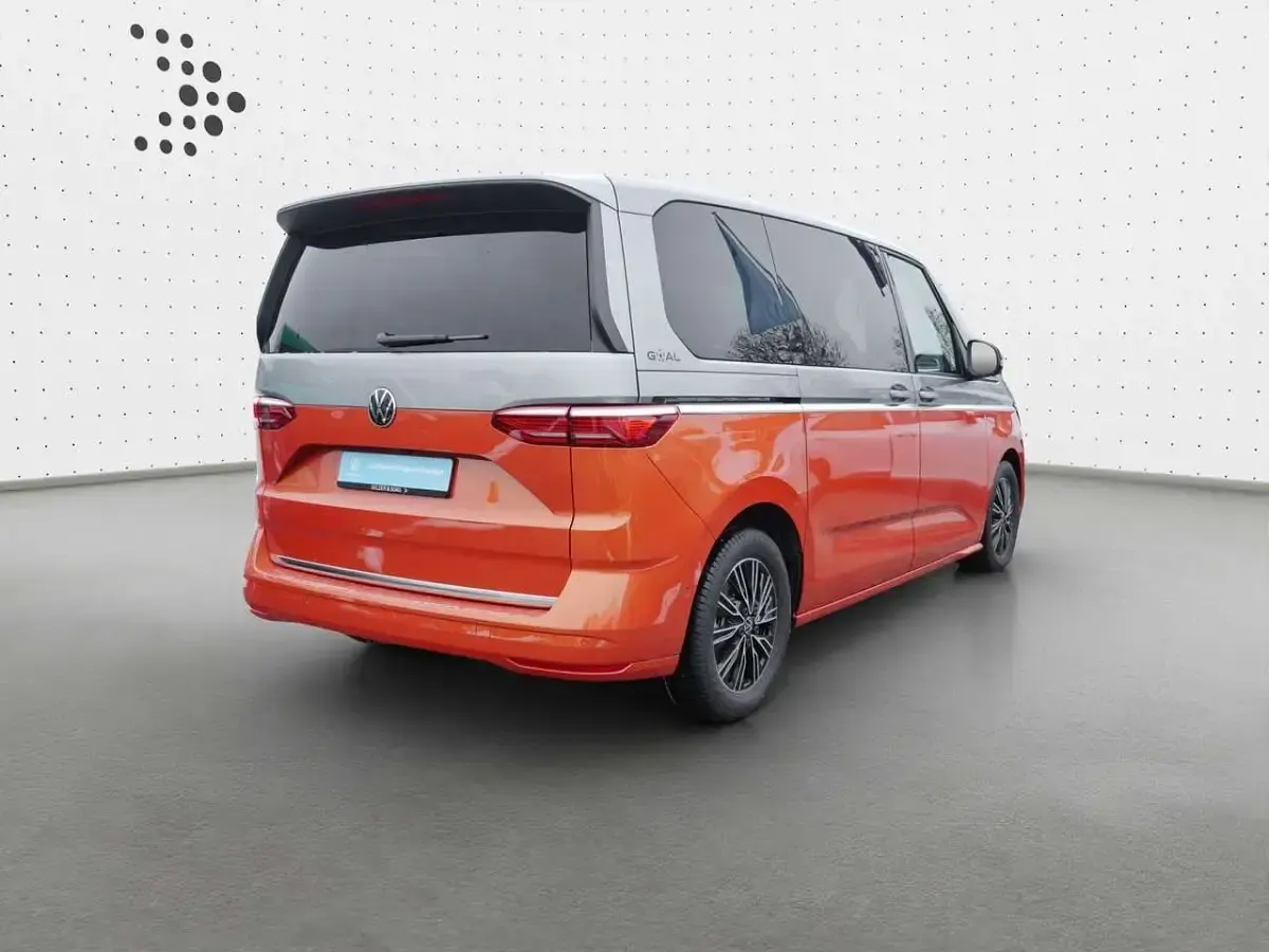 Gebraucht VW Multivan Life 150 PS (110 kW) 2026 Silber Van / Kleinbus