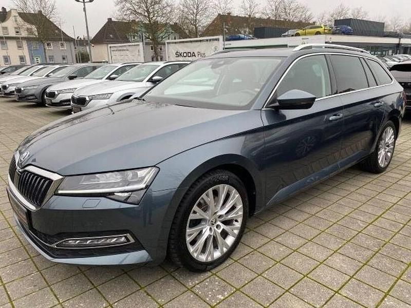 Gebraucht Skoda Superb Style 200 PS (147 kW) 2021 Quarzgrau metallic Kombi