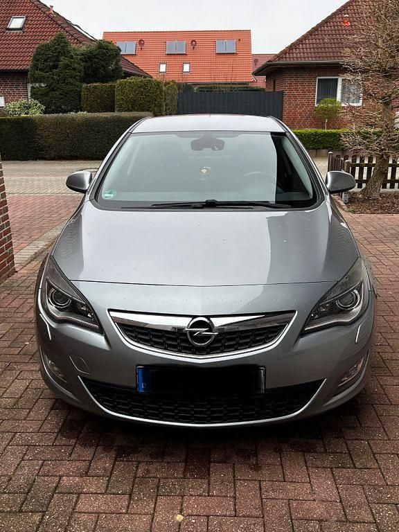 Gebraucht Opel Astra Design Edition 87 PS (63 kW) 2011 Grau Limousine