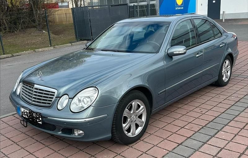 Gebraucht Mercedes E240 2004 Grau Limousine
