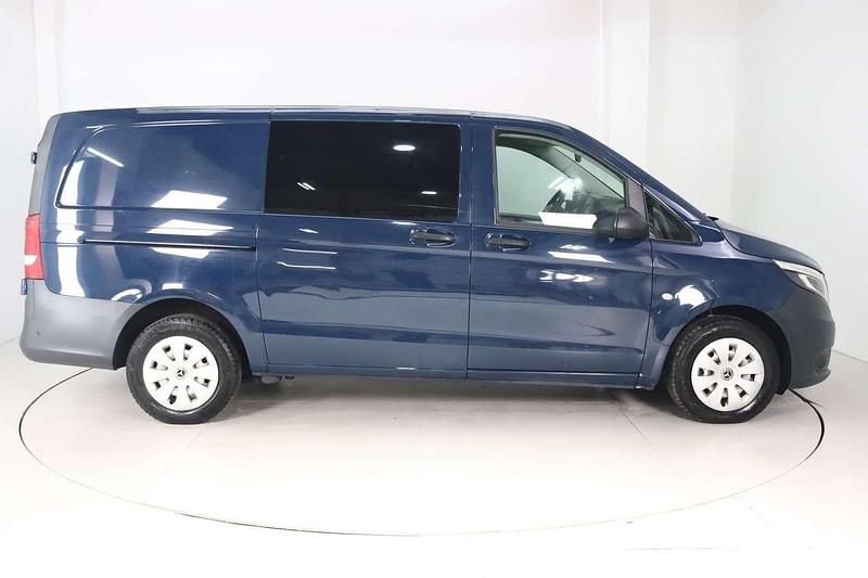 Gebraucht Mercedes Vito 163 PS (119 kW) 2020 Blau Van