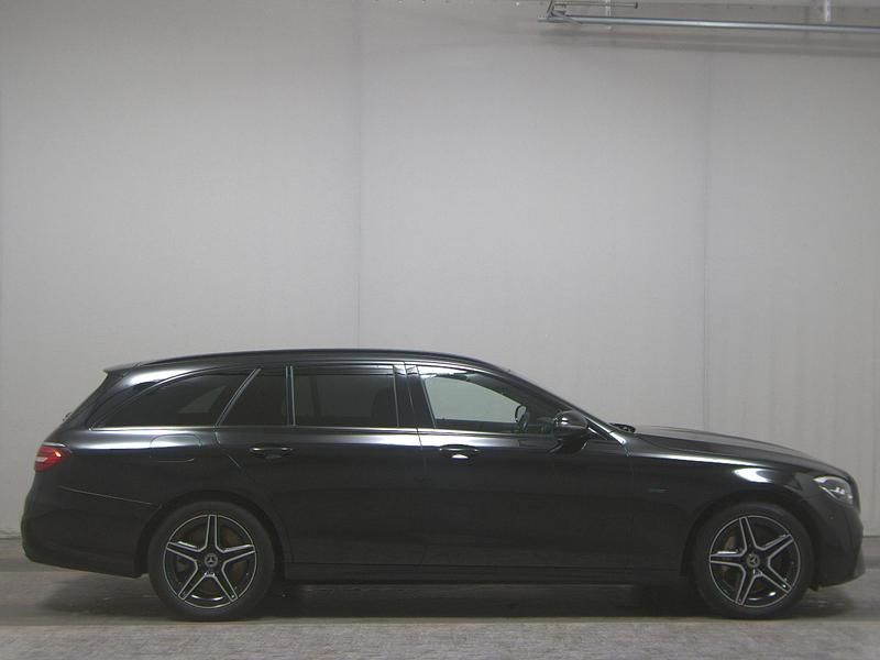 Gebraucht Mercedes E300 AMG line 306 PS (225 kW) 2021 Schwarz Kombi