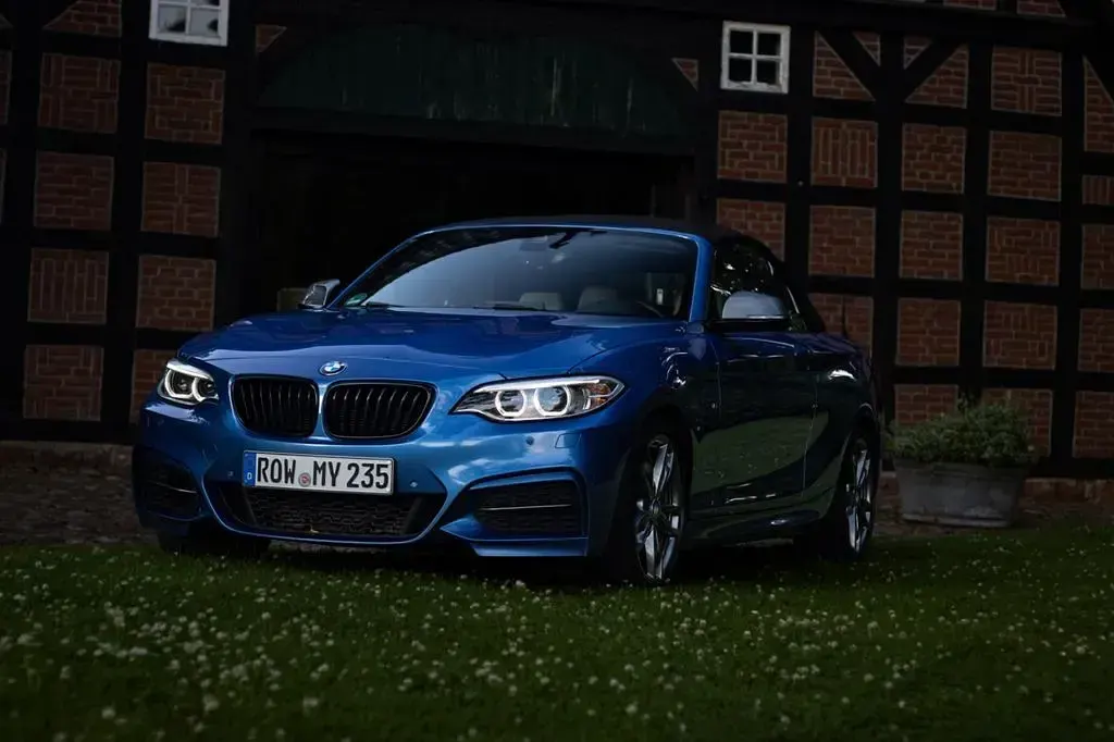 Gebraucht BMW M235 Performance 326 PS (239 kW) 2016 Blau Cabrio