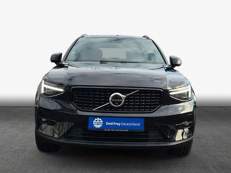 Neu Volvo XC40 Plus 197 PS (144 kW) 2026 Schwarz SUV