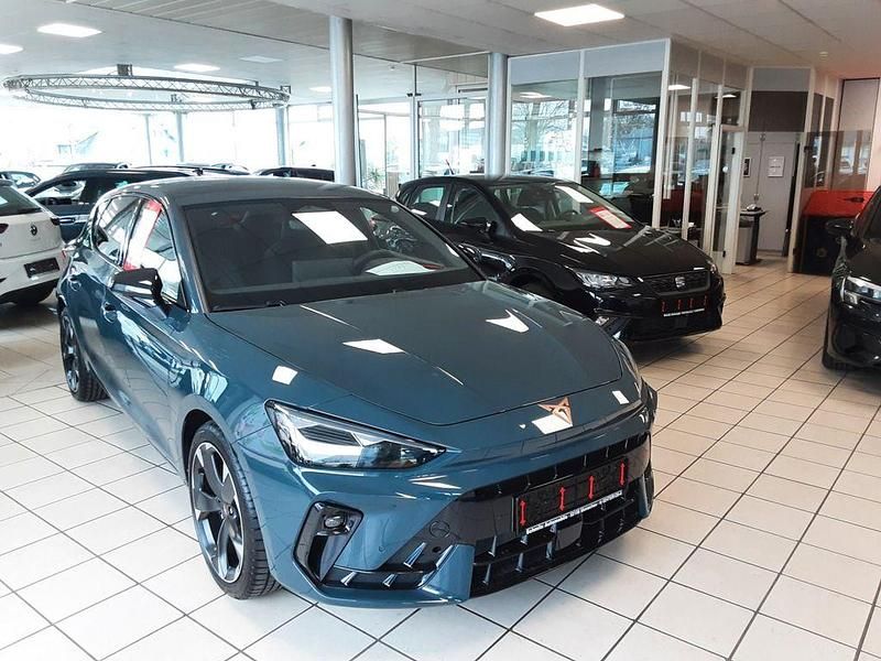 Neu Cupra Leon 150 PS (110 kW) 2026 Blau Limousine